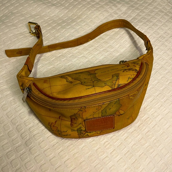 Alviero Martini made in Italy 🌎 belt bag - Picture 1 of 7